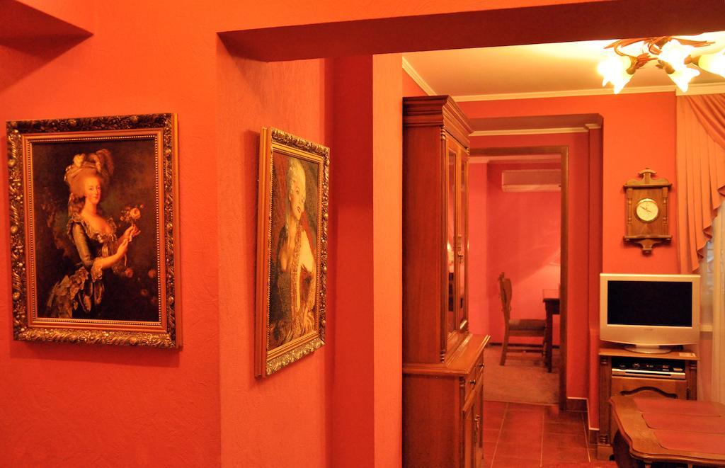 Knaus Apartments Chernivtsi Δωμάτιο φωτογραφία